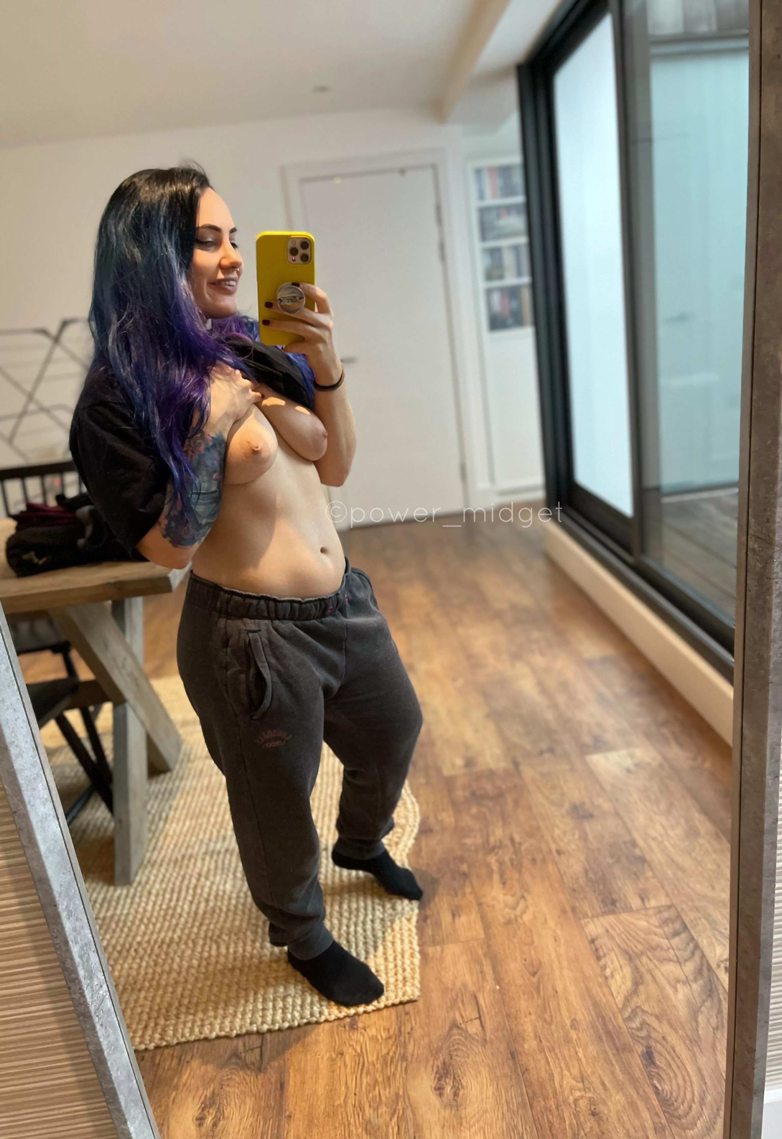 4ft 8” little cutie 🥰
