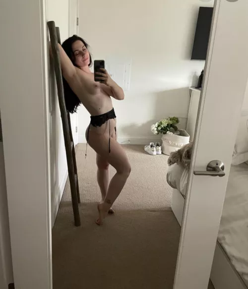 5 ft, 130 lbs. If you can pick me up, I’m already wet.