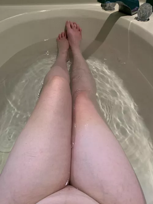 5’10” and a whole lotta leg