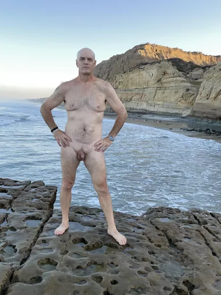 54, 5’9”, 158 LBS