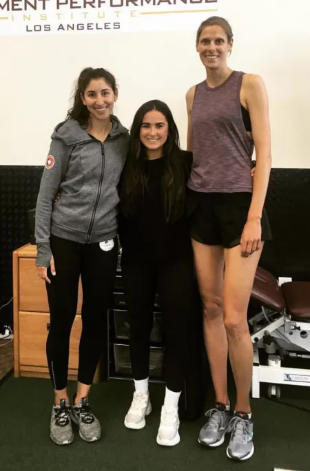 6’5” Sarah Pavan