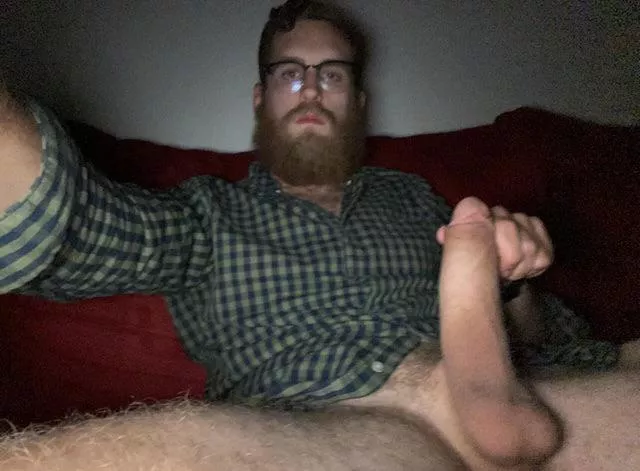 6’6” & proportionally hung