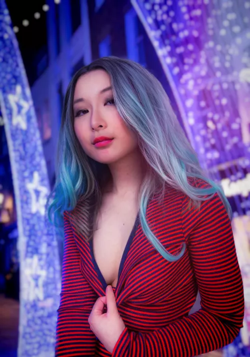 A bit of cleavage for you😈