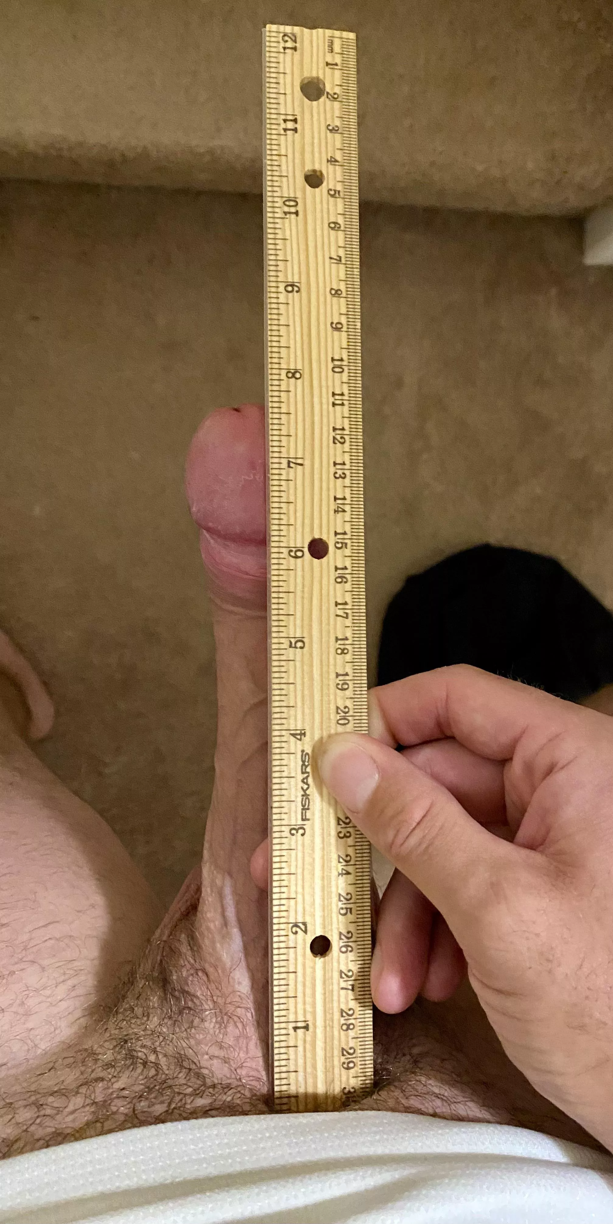 A couple dashes over 7 and a half inches. Added one dash thatโs missing at beginning of ruler. So 7.7 inchโs, bone to tip ๐. 5.7โ girth at base and 5.3 in middle. A couple dashes over 7 and a half inches. Added one dash thatโs missing at beginning of ruler. So 7.7 inchโs, bone to tip ๐. 5.7โ girth at base and 5.3 in middle.