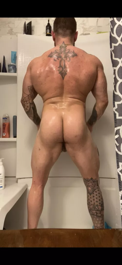 A day late on hump day 🍑