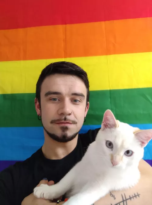 A relaxing Sunday to you all! This one I'm spending at home in my new apartment and with my new cat. Finally settling down and getting my life together.