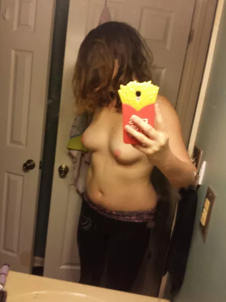 A Topless sel[f]ie to get the morning started