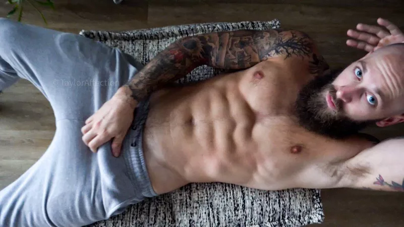 A viking in grey sweatpants 😜