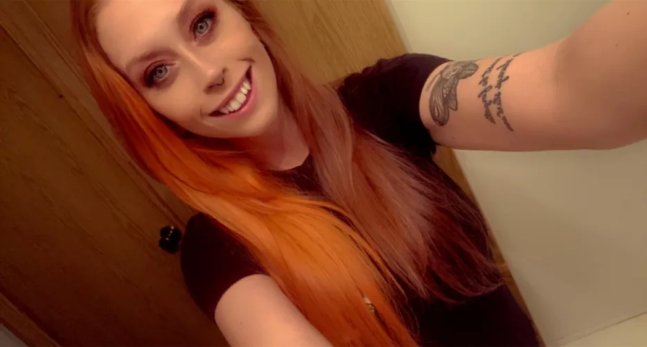 aaaand just a lil quick selfie before i left ♥️ all smiles 😊