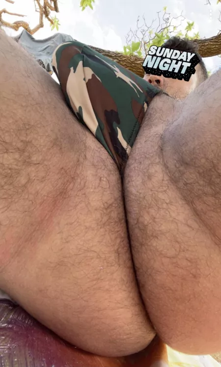 After a hard day’s work, this hairy Okinawan fell asleep on the beach, just like this 😎