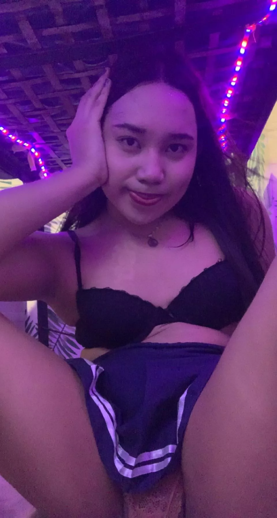 After school, need to cool down and chill 👀 [T]
