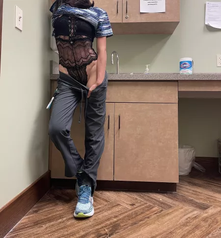 All o[f] us know that RN stands for REALLY NAUGHTY 😜