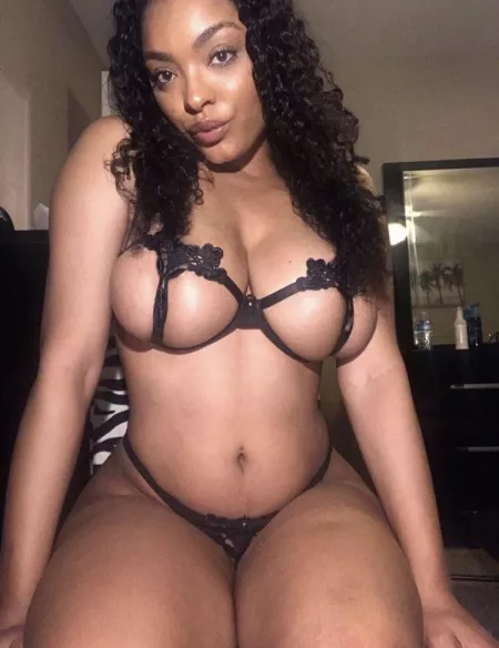 All that glitters is gold (which means I’m gold) 😈💗 Twitter: Goddess_Lexxii