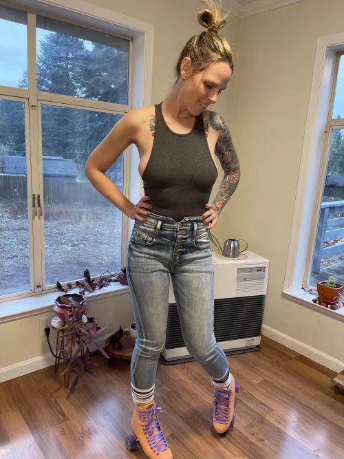 Always working on my bod. Today I’m practicing my strut skate walk.