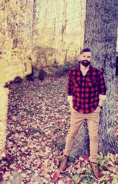 Am I a lumberjack? No. Do I know how to swing an axe? Also no. 😏