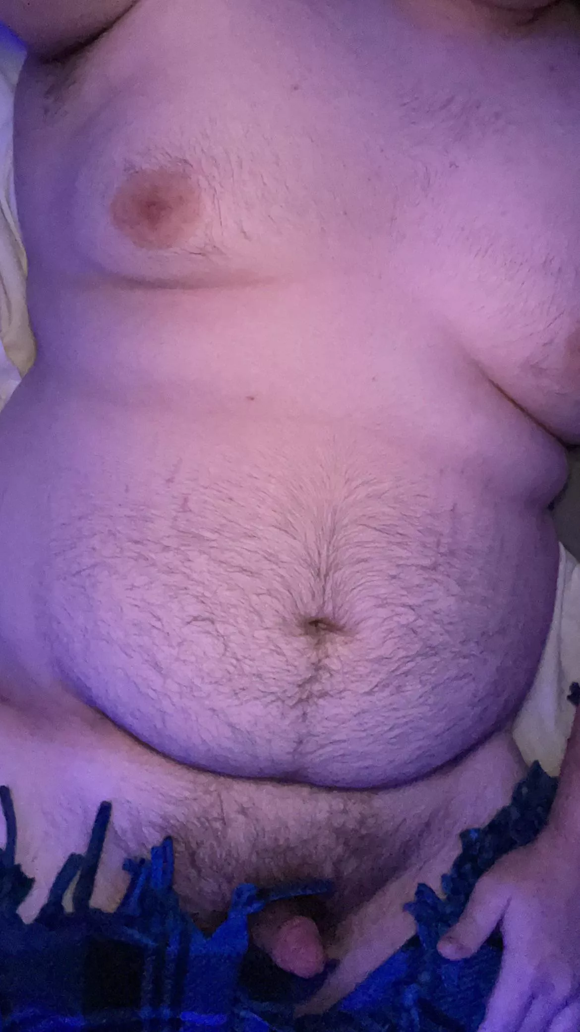 am i sexy? dm me i’m horny 😈