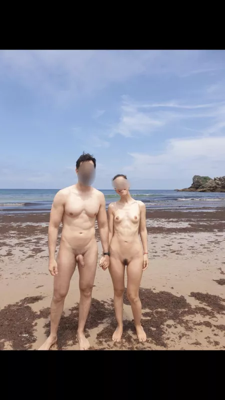 Amazing nudist couple❤️