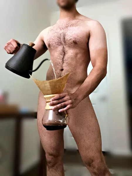 An otter focused on his morning ritual 😊