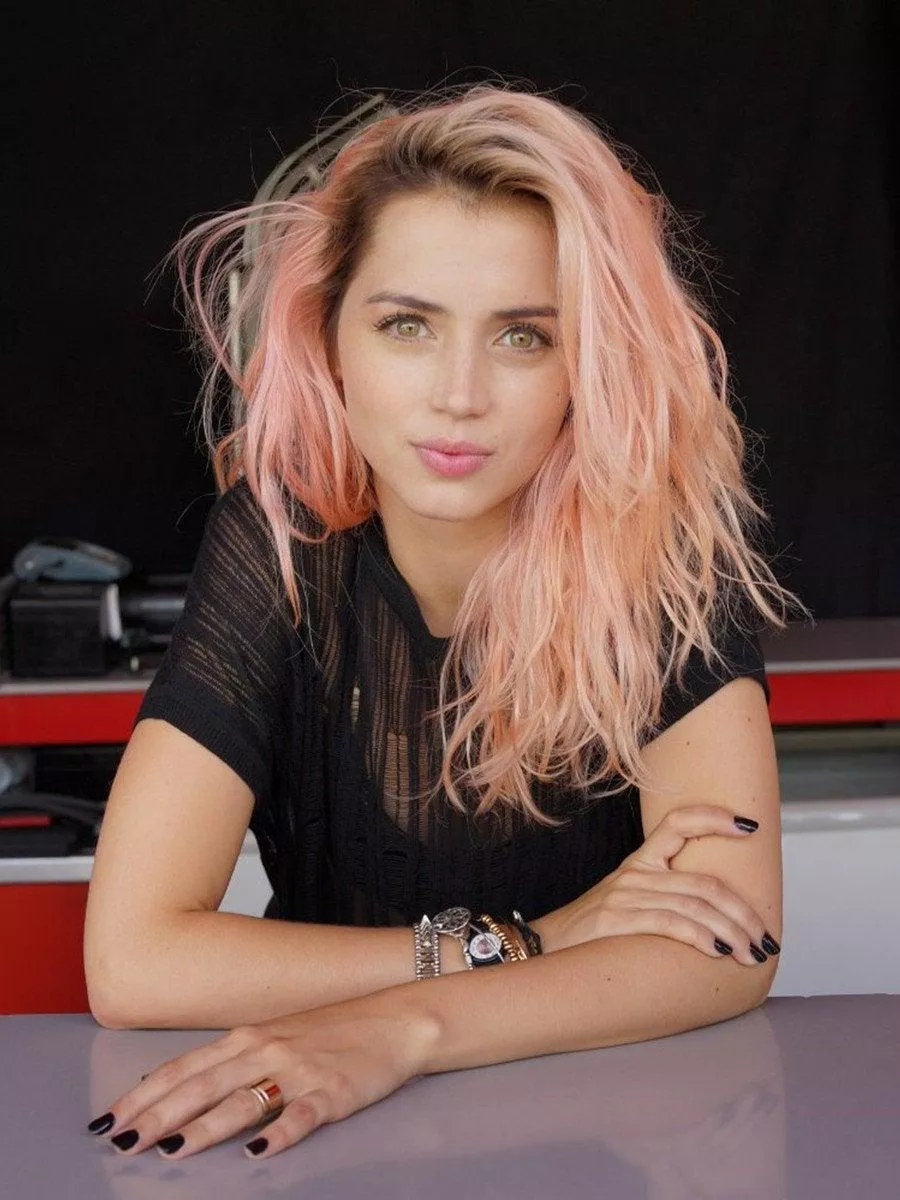 🇨🇺 Ana de Armas: New world number one!