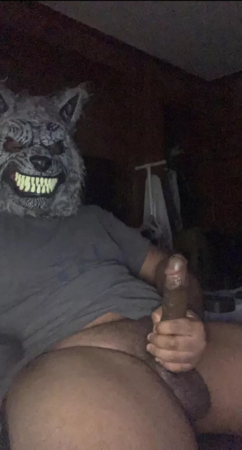 Any ladies wanna watch me stroke? 😈