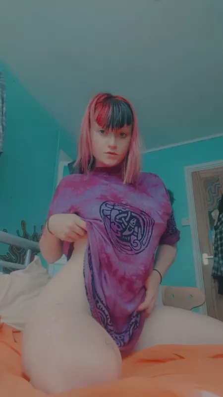 Any room for an alt hippie in here? 👀🌸