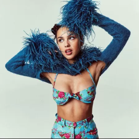 Anybody want to Stroke to Olivia Rodrigo’s perfect tits/armpits