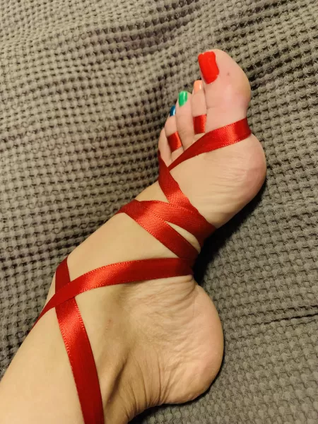 Anyone enjoy bound feet?