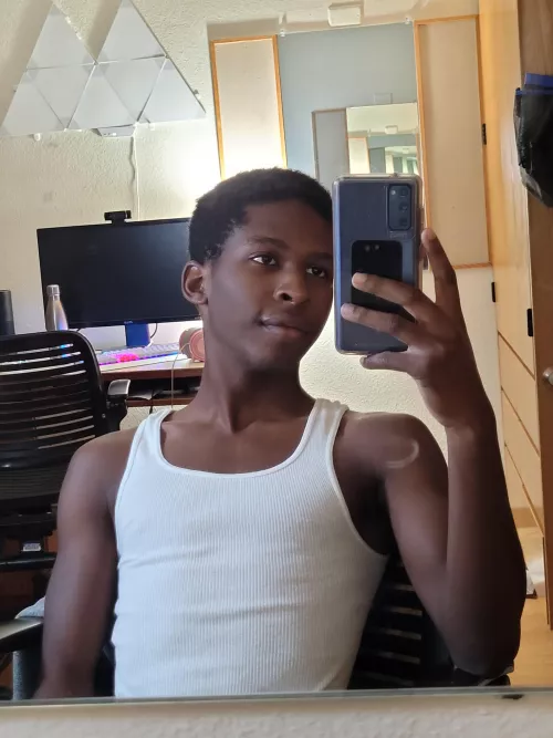 Anyone feel like chatting? I got bored of league and I don't wanna study. 19