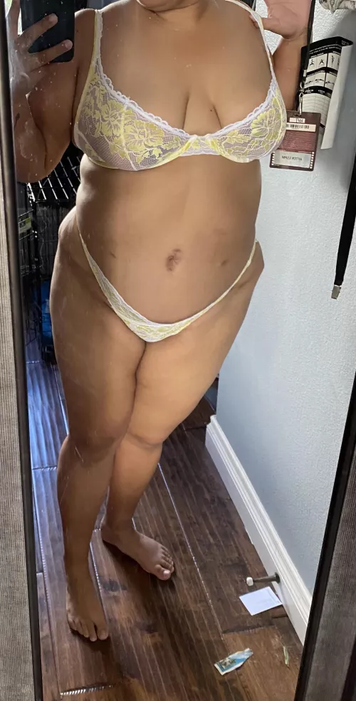 Anyone know how to photoshop? I want to see what I will look like once bimbofide 😜