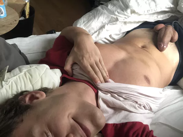 Anyone wanna cuddle up? Its been raining all day ✨