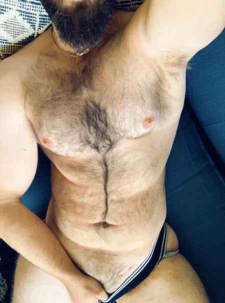 Anyone wanna distract me today? Dms are open 😈