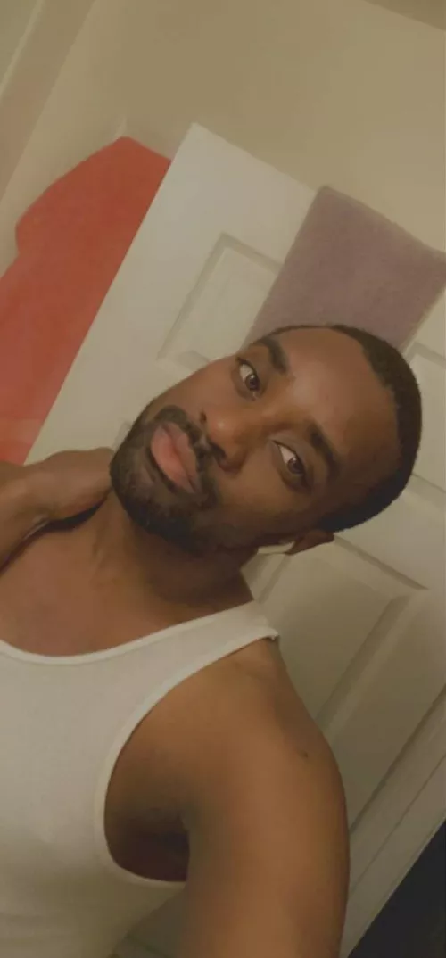 Anyone wanna join me on League, Fortnite or New World? Anyone wanna join me on League, Fortnite or New World?