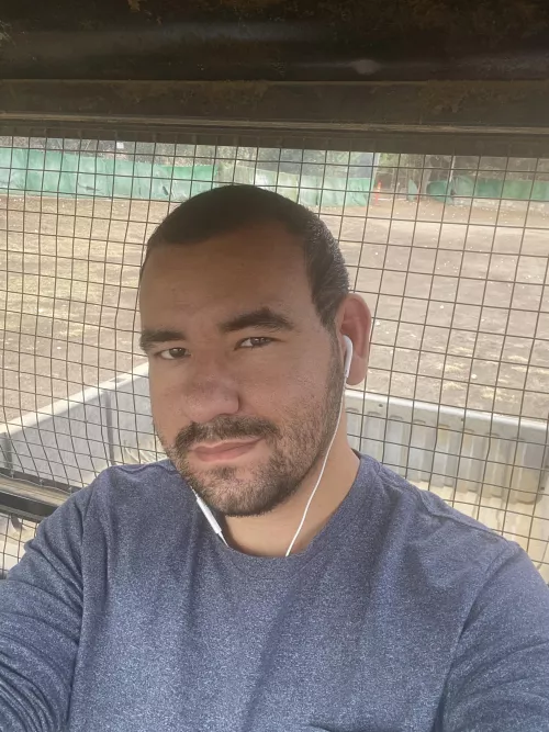 Anyone wanna play vanilla minecraft after work?