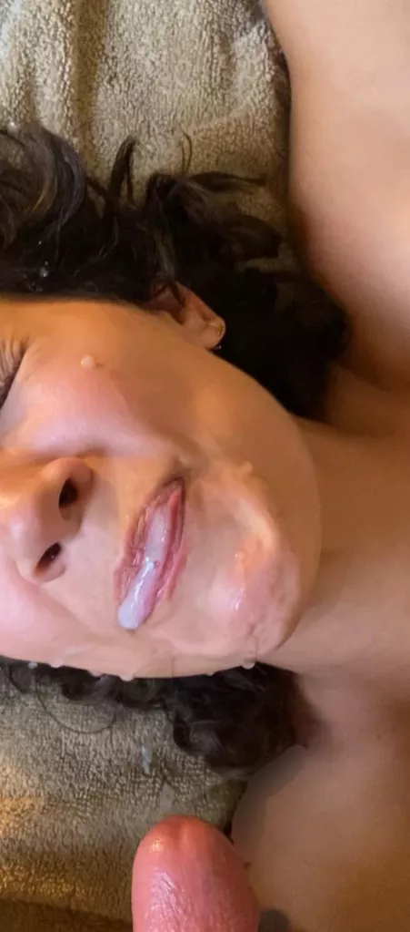 Anyone want a kiss? [F/M]