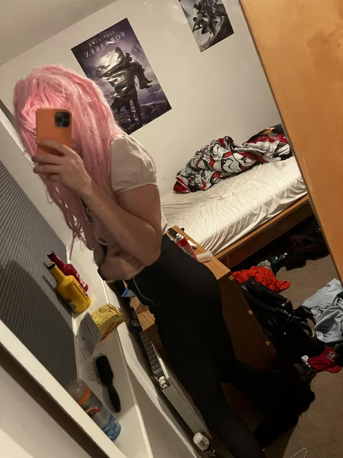 Anyone want some ass 😘 dms open