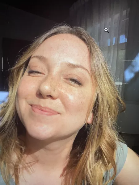 appreciation post for the NEW remy from a lucky-as-fuck custom purchaser. i love this woman’s milfy body