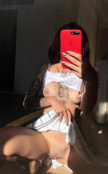 Are petite girls anyone’s type anymore? (F) Are petite girls anyone’s type anymore? (F)