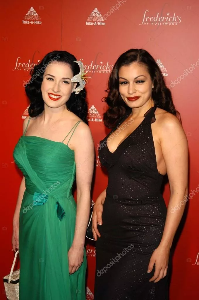 Aria and Dita von tesse.