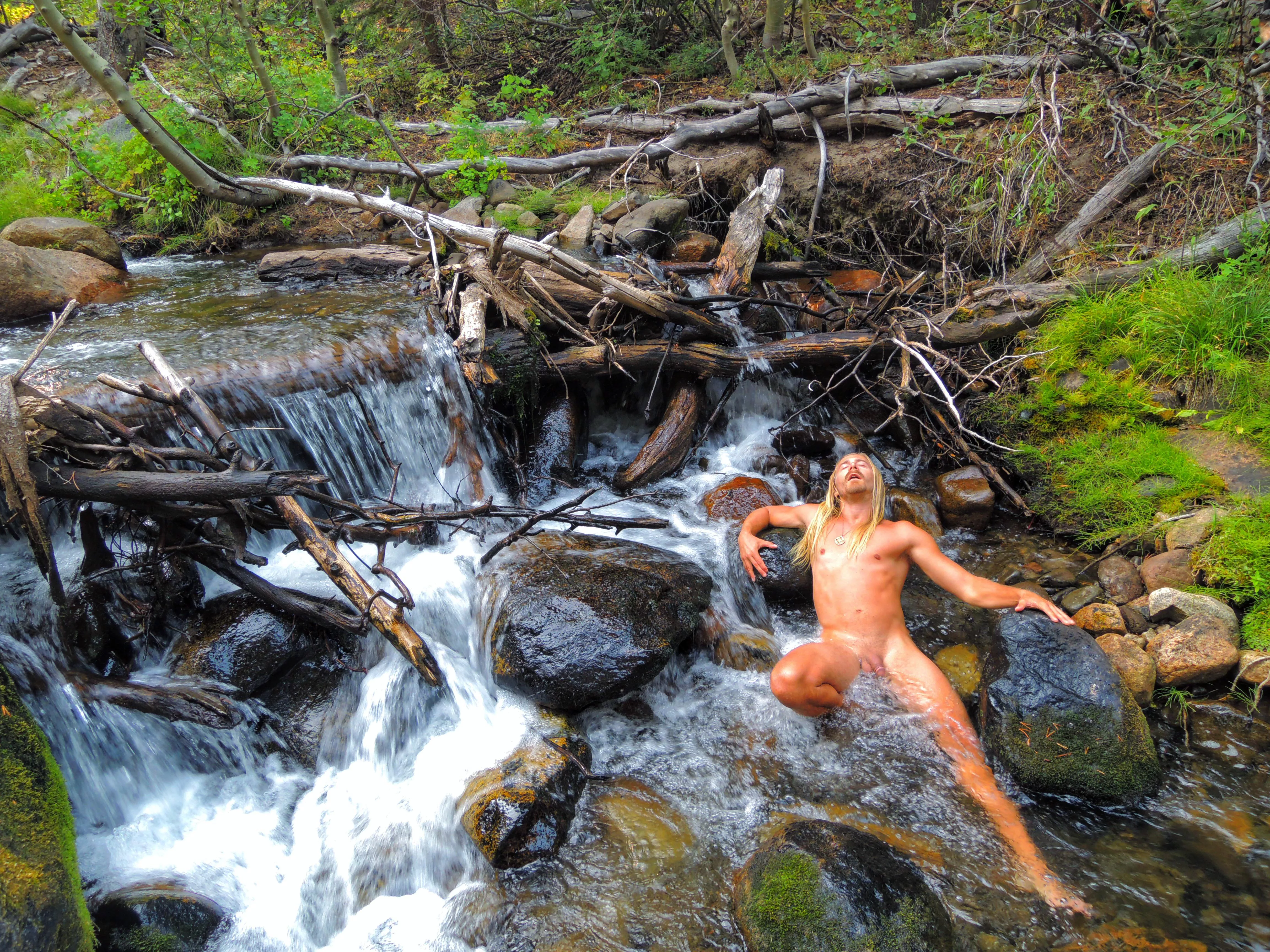 As the water runs over your skin and the energy of the earth through your body, you feel OM (home). ONE. 💚