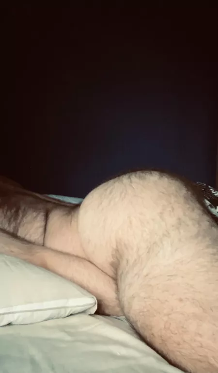 Ass out in a heatwave call it cake baking