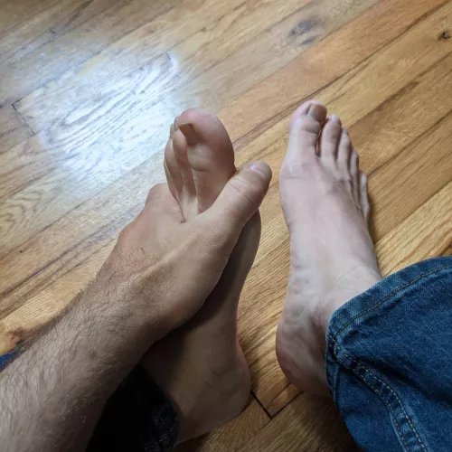 Autumn feet in jeans