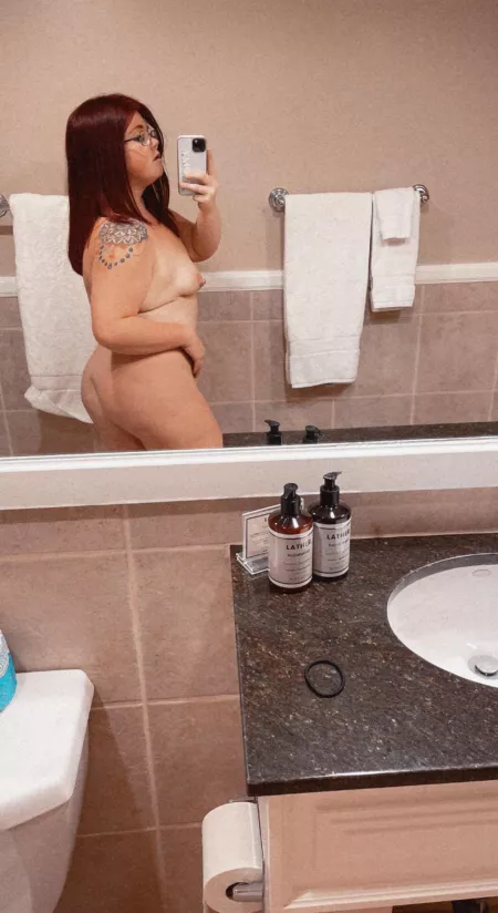 Bathroom Body Shot😈🤤