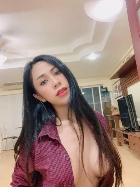 be honest, would you fuck me on the first date? 🤔