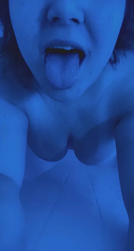 be like Jesus and give me your body and cum 😘💦 (yes I know it’s blood, but for sexy purposes, it’s cum)