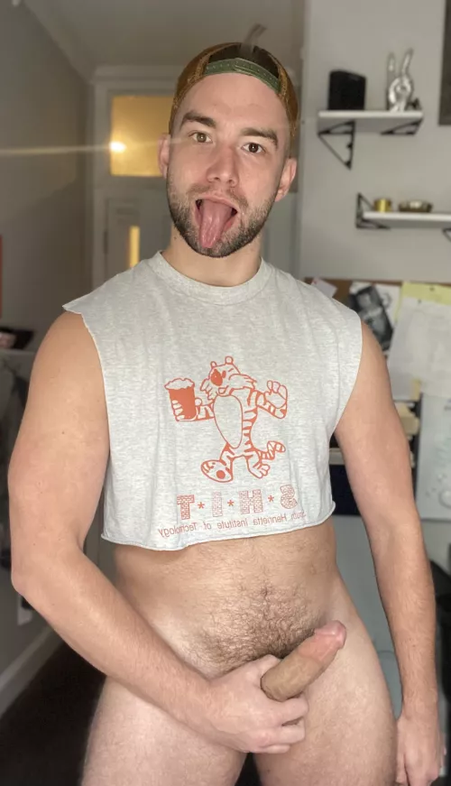 bearded, boned, and reacy for action 😎