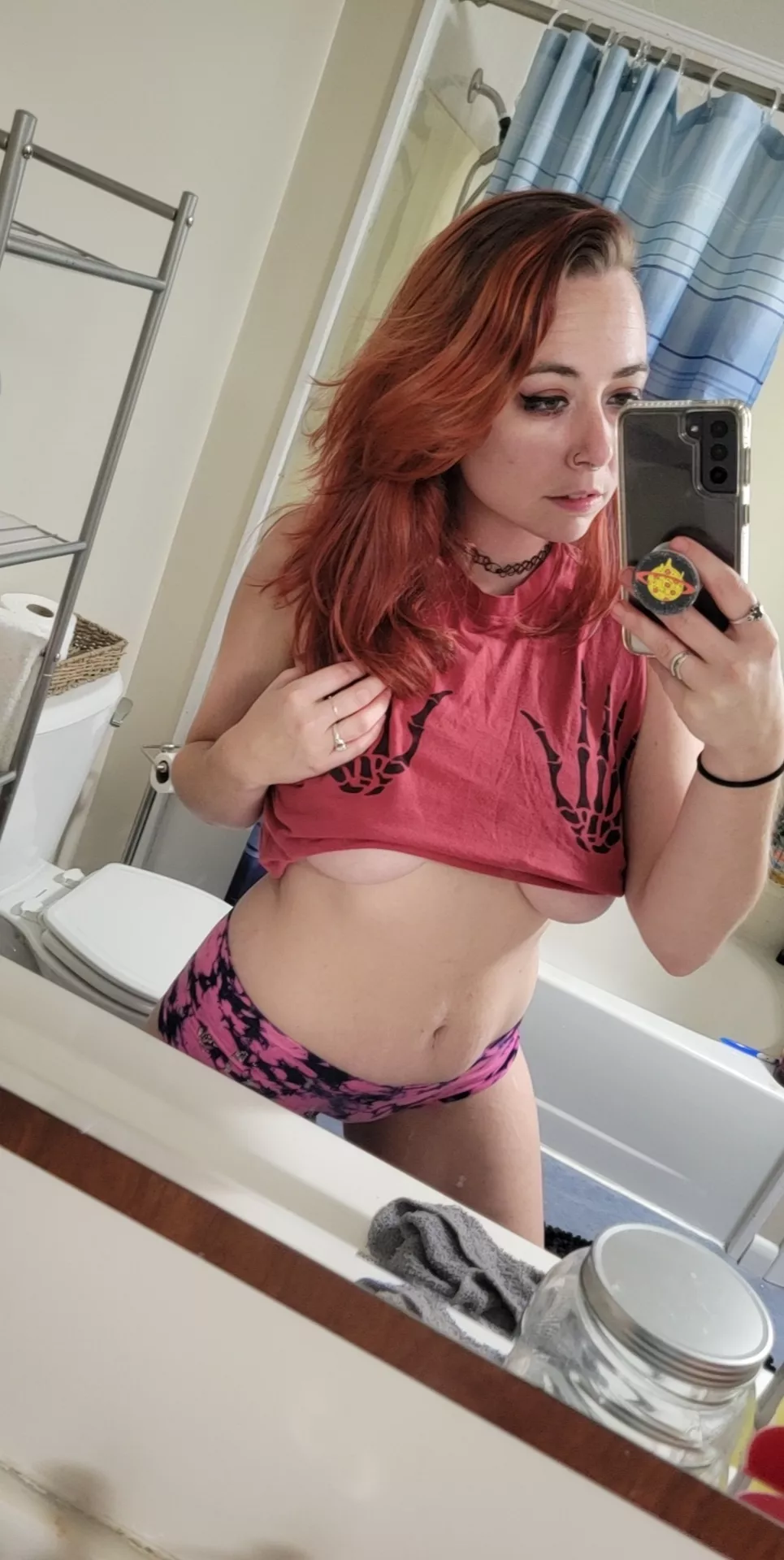 Before bed underboob 🥰