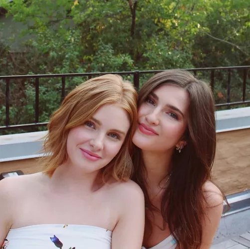 Best Friends - Redhead Or Brunette?