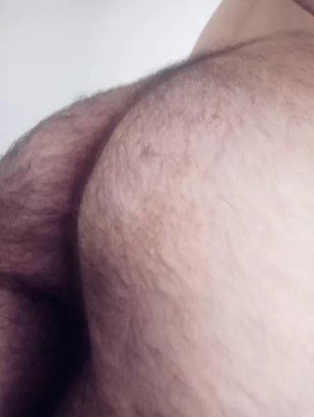 Bi Aussie, hairy enough for ya? Bi Aussie, hairy enough for ya?