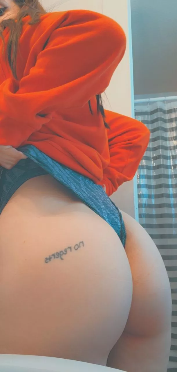 Big booty hoe 😘