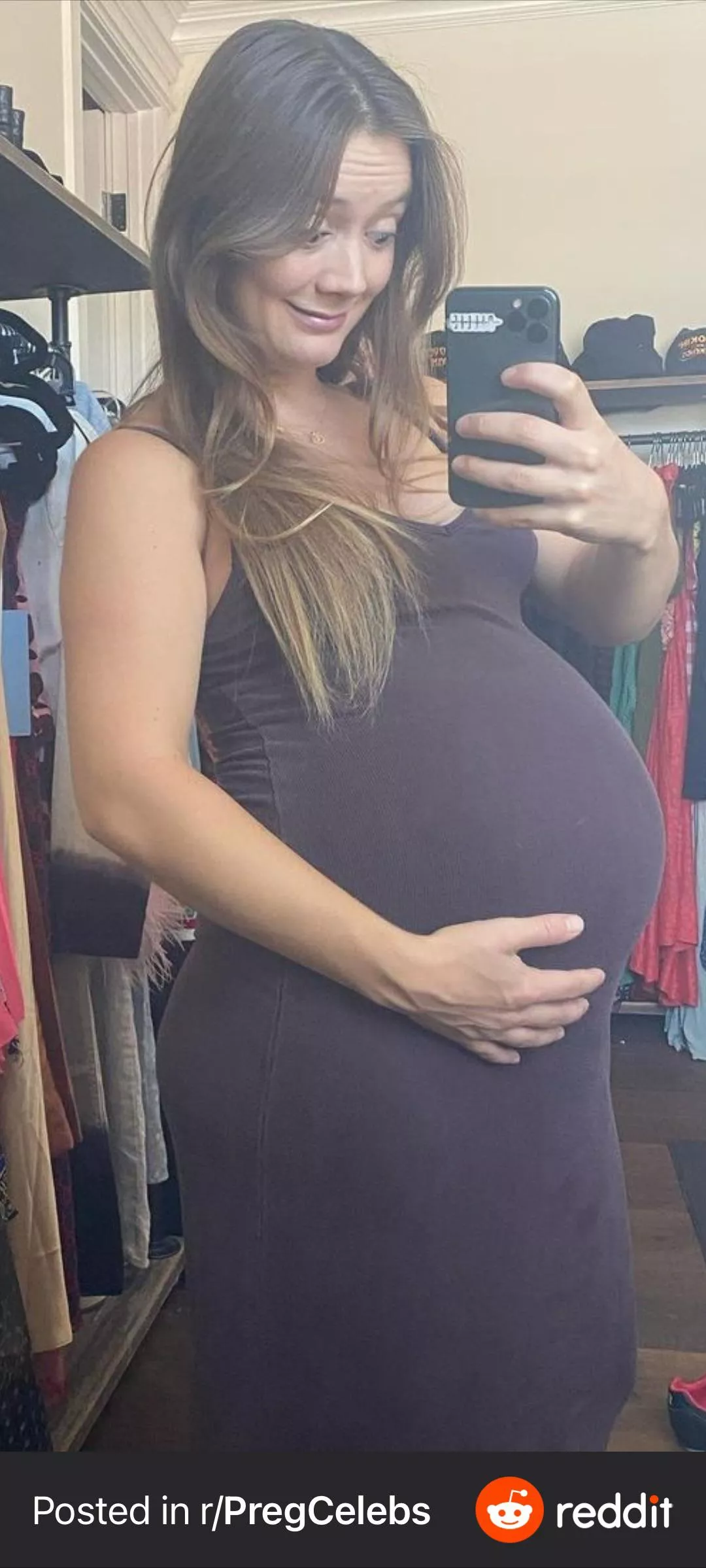 Billie Lourd was a pandemic pregnancy that the news skipped.